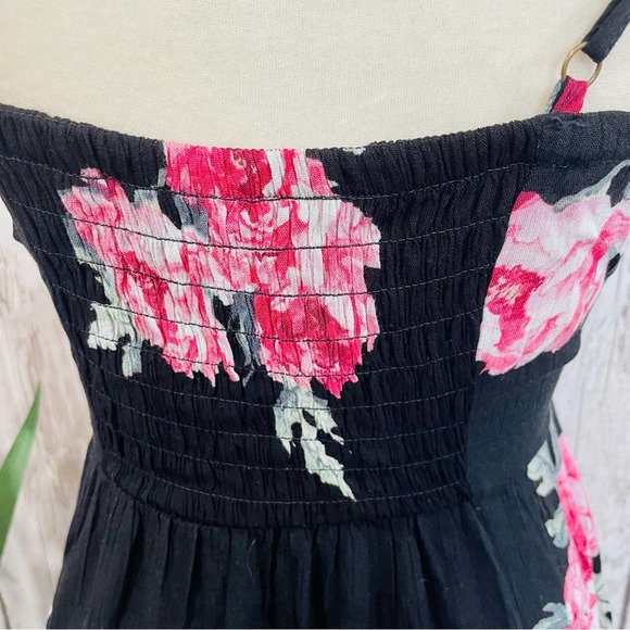 Mimi Chica - NWOT Front Tie Floral Dress - Picture 10 of 12